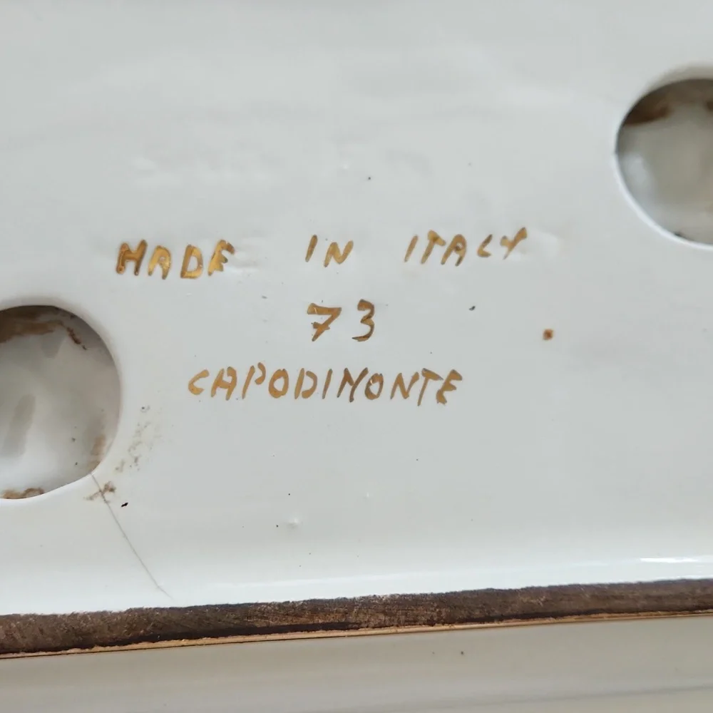1970S HANDCRAFTED CAPODIMONTE CERAMIC ASHTRAY .
